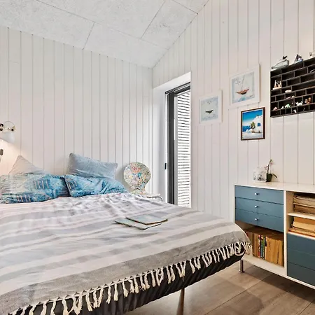 בית נופש 4 Bedroom Gorgeous In *