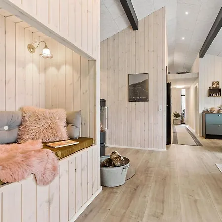 בית נופש 4 Bedroom Gorgeous In