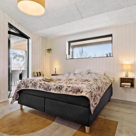 4 Bedroom Gorgeous In בית נופש