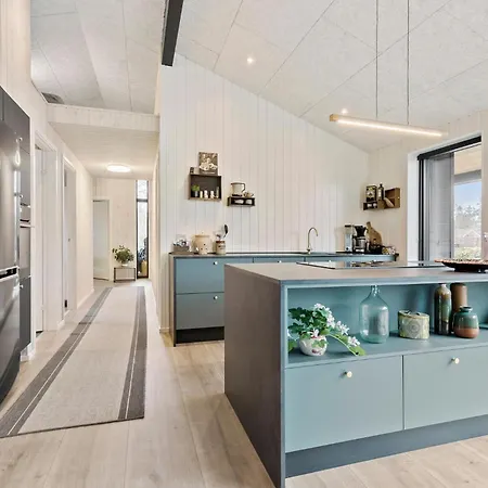 בית נופש 4 Bedroom Gorgeous In *