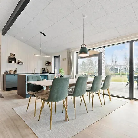 4 Bedroom Gorgeous In בית נופש *