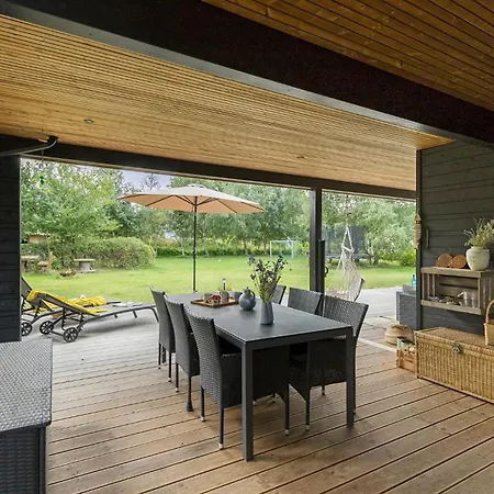 4 Bedroom Gorgeous In * Glesborg