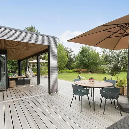 4 Bedroom Gorgeous In בית נופש *